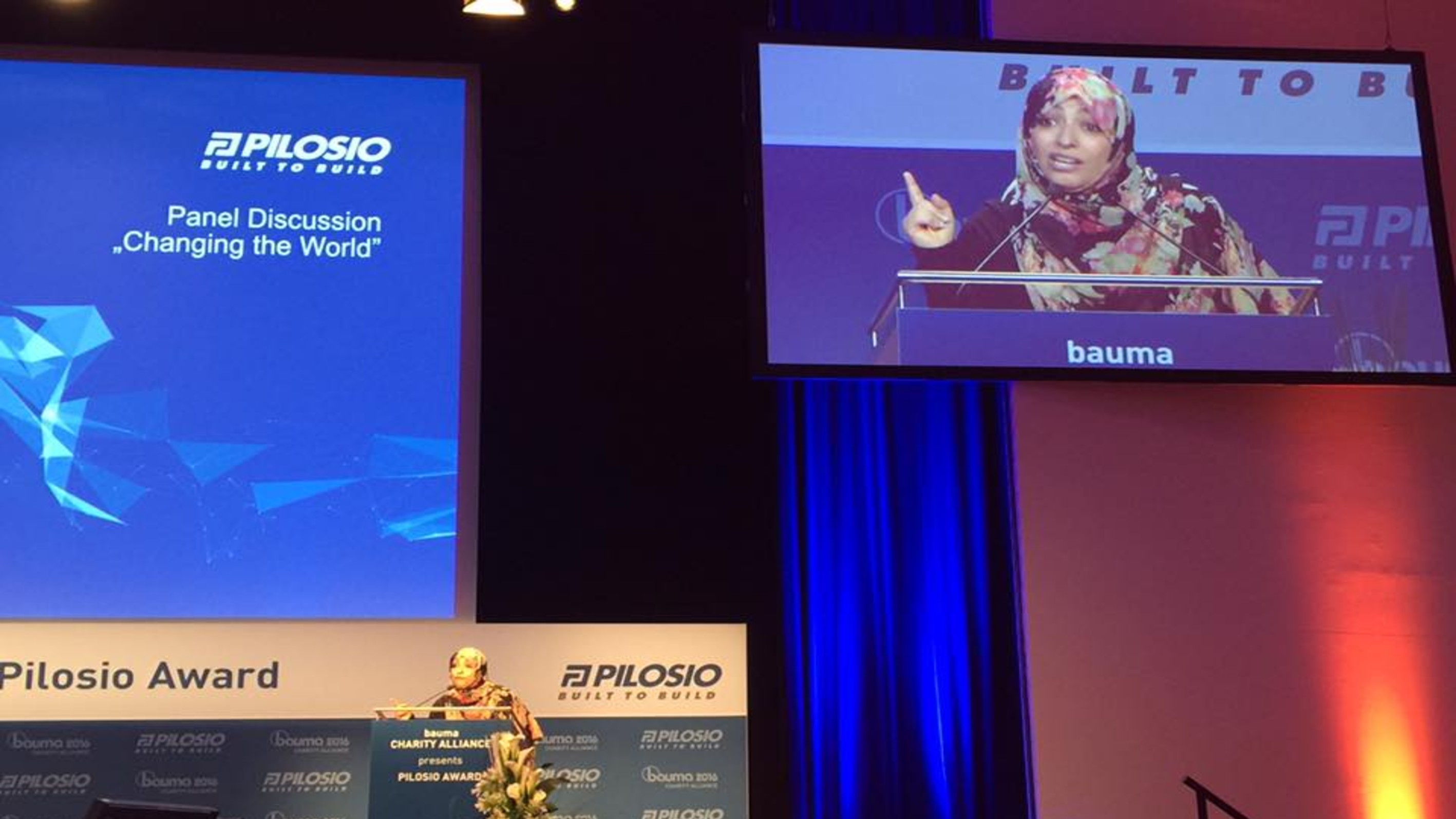 كلمة الناشطة الحائزة على جائزة نوبل للسلام توكل كرمان خلال الجلسة الافتتاحية للمؤتمر الدولي للاجئين الذي تنظمه مؤسسة "Pilosio" في مدينة ميونيخ - ألمانيا